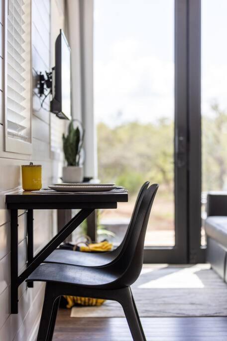 New The Yellow Beacon-Luxury Shipping Container Fredericksburg Exterior foto
